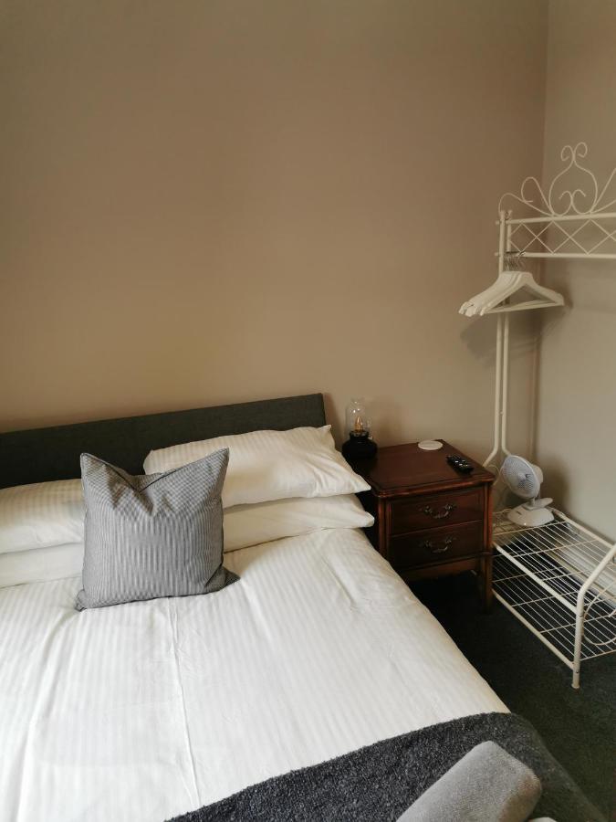 6 Dbl Bed, Central Huddersfield House Inc Parking Exteriör bild