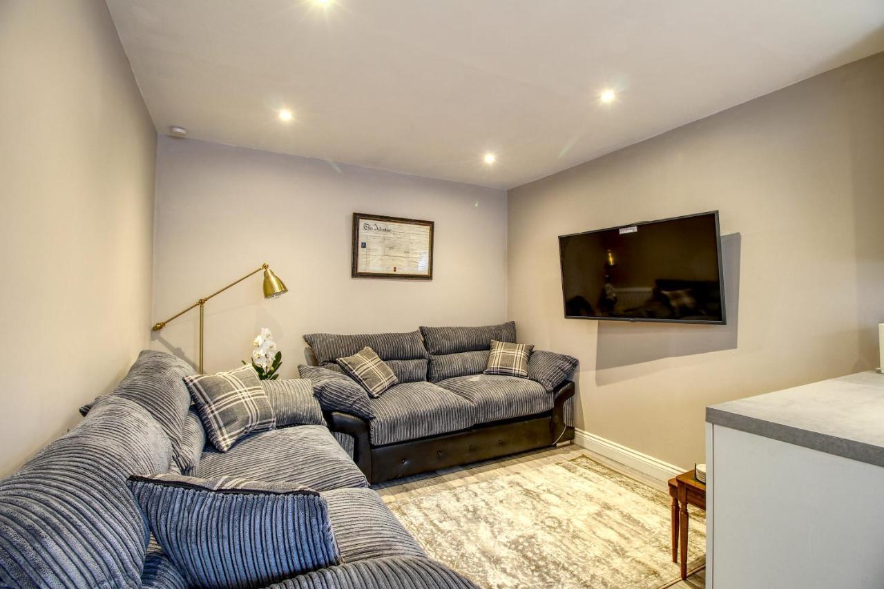 6 Dbl Bed, Central Huddersfield House Inc Parking Exteriör bild
