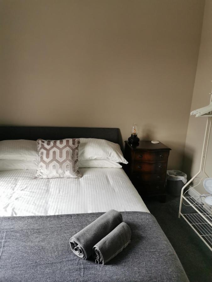 6 Dbl Bed, Central Huddersfield House Inc Parking Exteriör bild